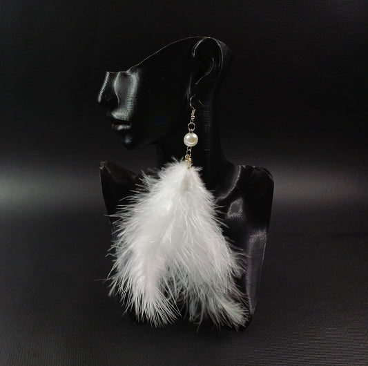 Uzun Tüy Detaylı Küpe - Renk Seçenekli