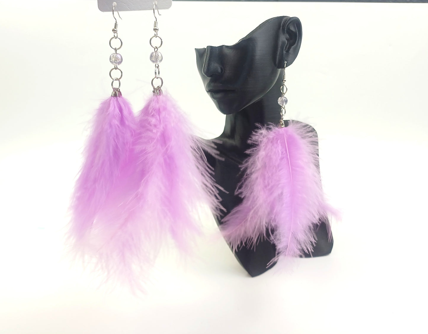 Lila Doğal Tüy Küpe Çift – Boncuk Detaylı Uzun Sallantılı Küpe