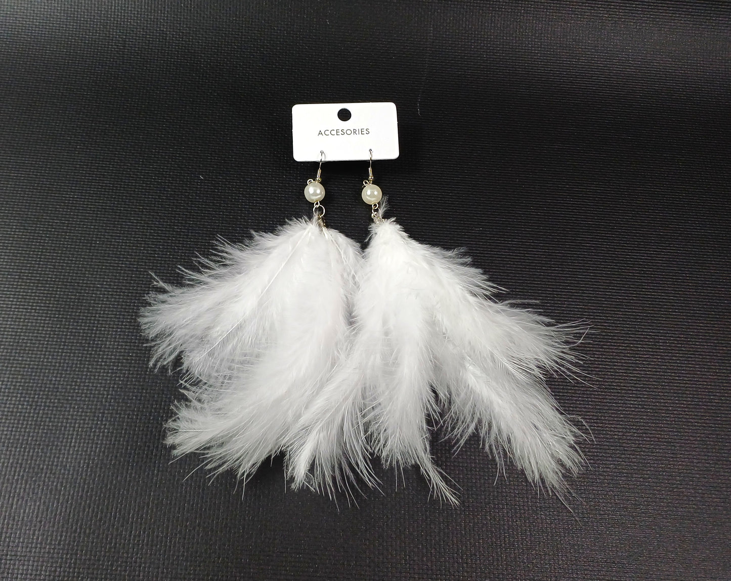 Uzun Tüy Detaylı Küpe - Renk Seçenekli