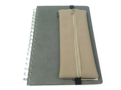 Bej Nubuk Suni Deri Defter Kalemliği – Lastikli Minimal Tasarım