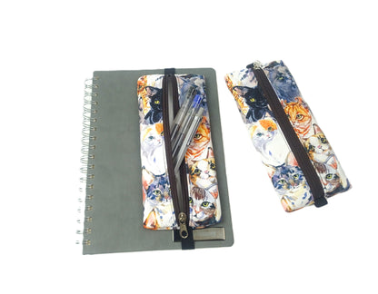 Renkli Kedi Desenli Kumaş Kalemlik – Minimal Lastikli Tasarım