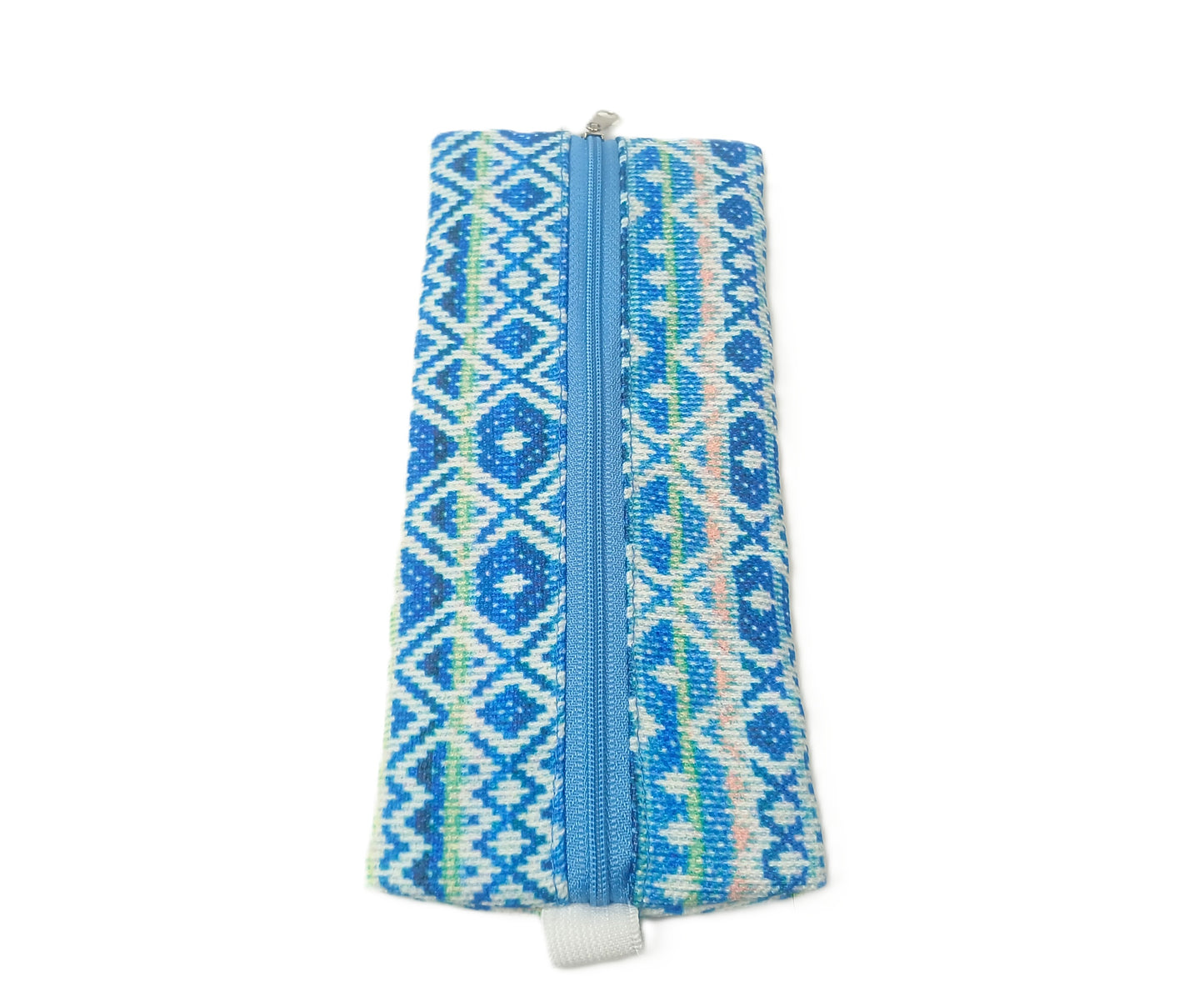 Mavi Etnik Desenli Lastikli Defter Üstü Kalemlik – Dijital Baskılı Kumaş