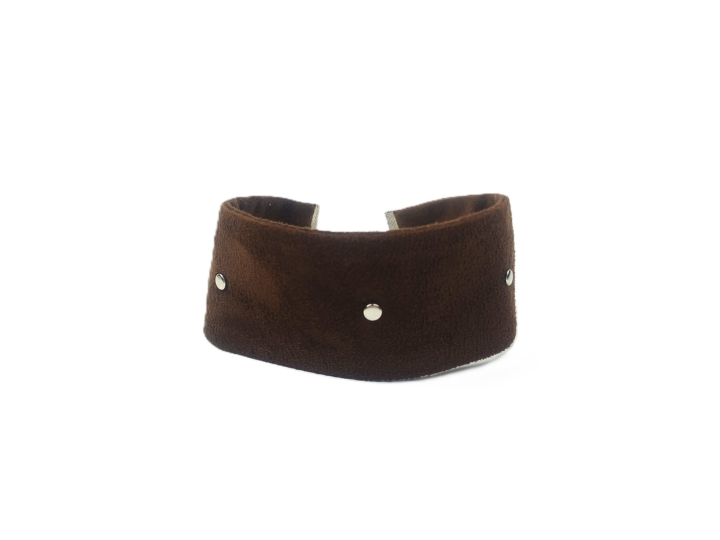 Metal Detaylı Süet Choker Kolye – Acı Kahverengi 4 cm Geniş