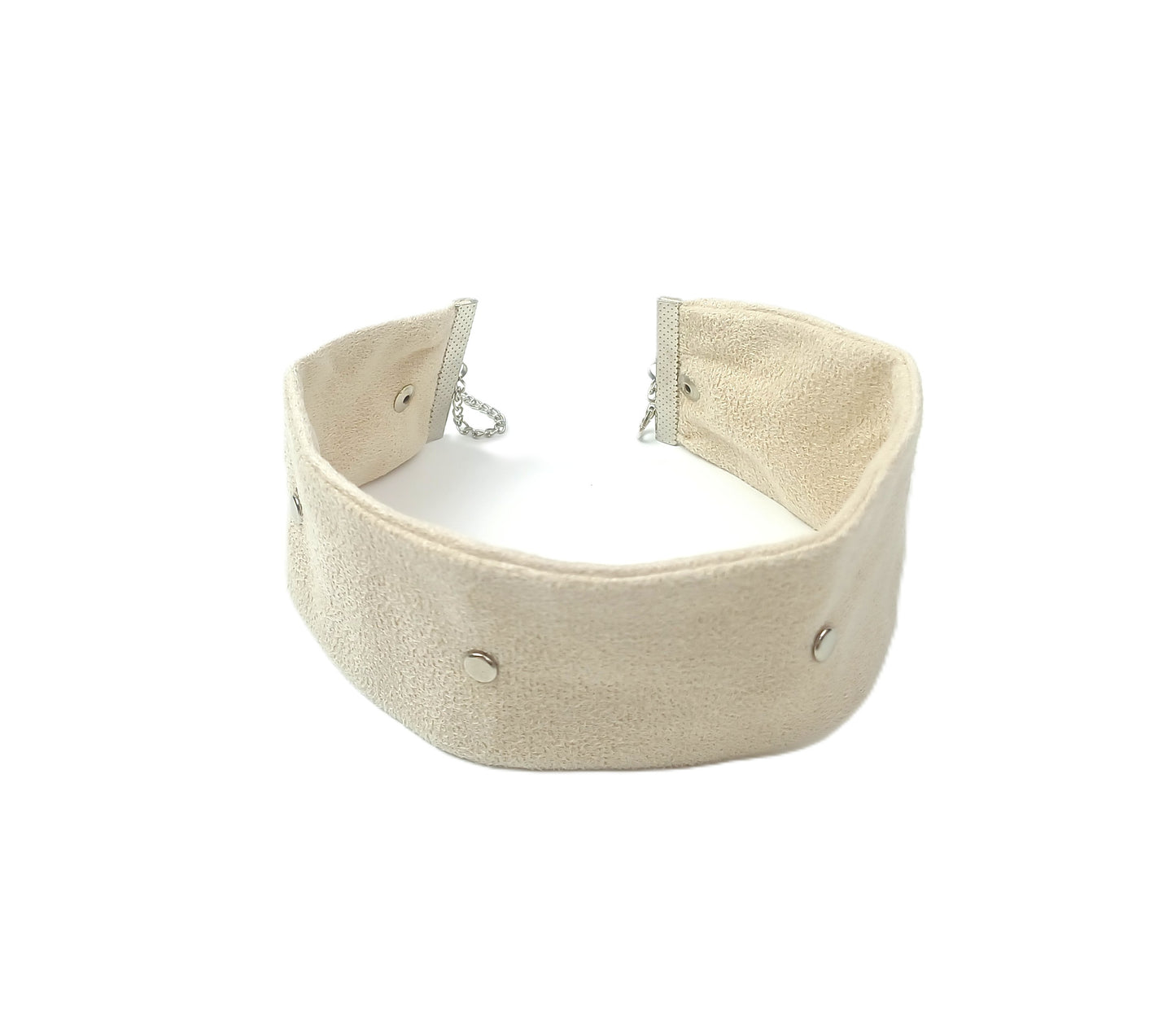 Bej Süet Kumaş Metal Detaylı Kadın Choker Kolye - 4 cm Geniş