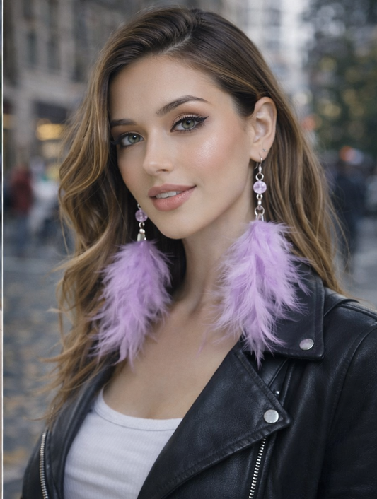 Lila Doğal Tüy Küpe Çift – Boncuk Detaylı Uzun Sallantılı Küpe