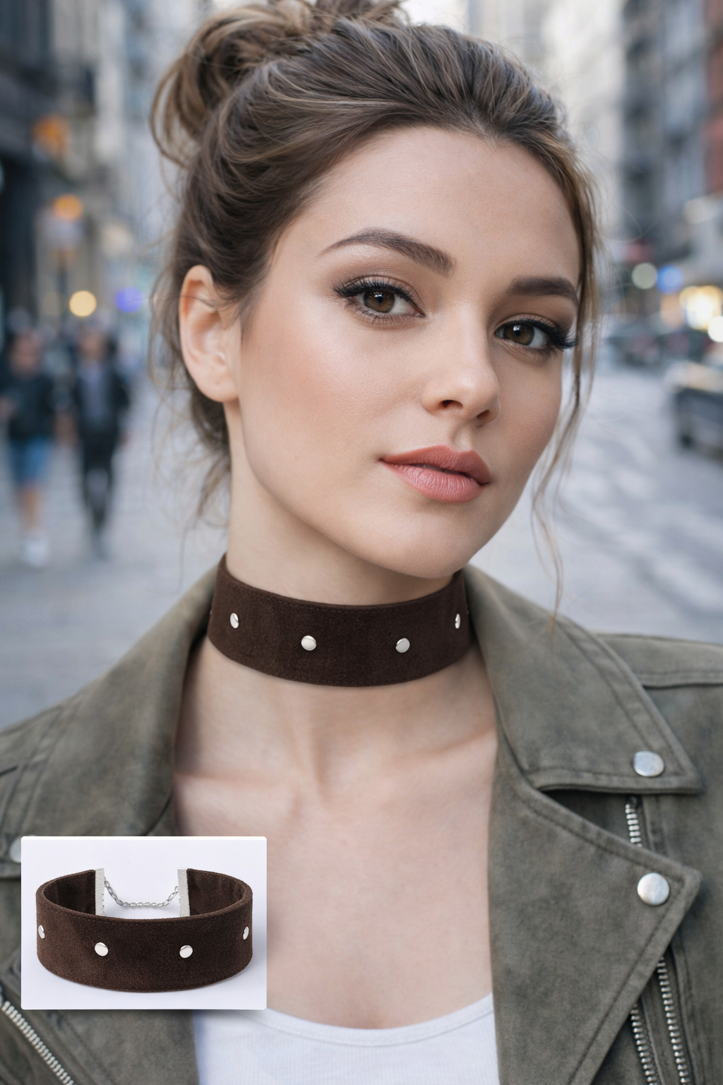 Metal Detaylı Süet Choker Kolye – Acı Kahverengi 4 cm Geniş