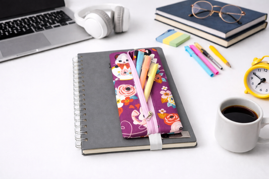 BloomCat Dijital Baskı Lastikli Defter Üstü Kalemlik